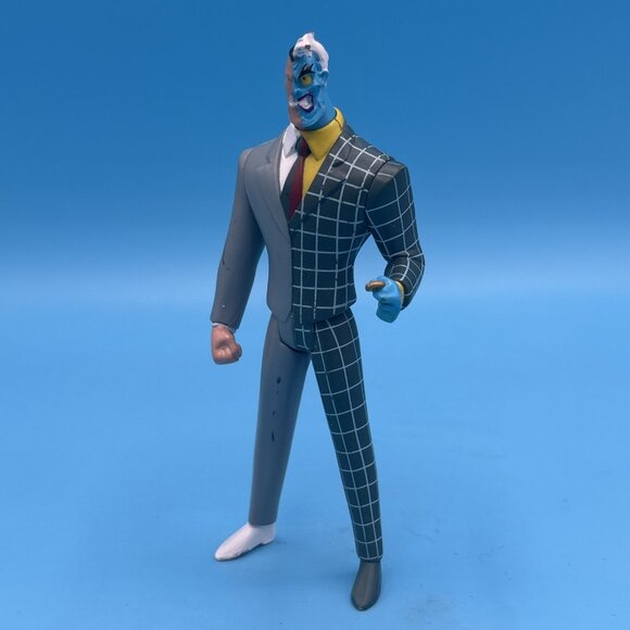 DC Comics Batman The Animated Series Two Face 4.5 Inch Action Figure Mattel 2009 - Picture 2 of 7